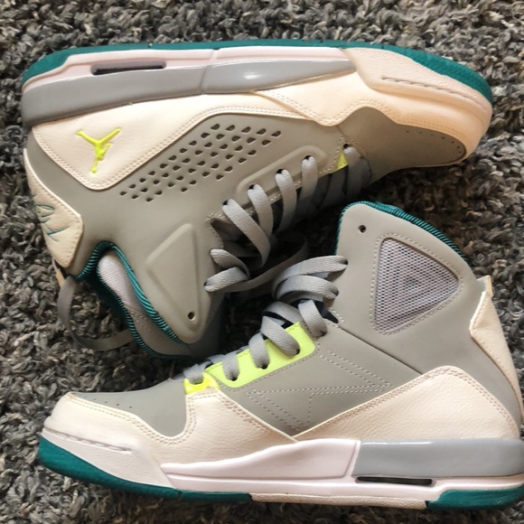 Jordan Flight - Picture 6 of 13